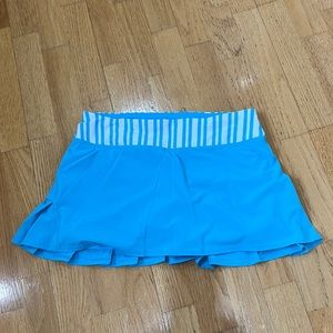 Lulu lemon blue and white striped skort with shorts with ball pocket